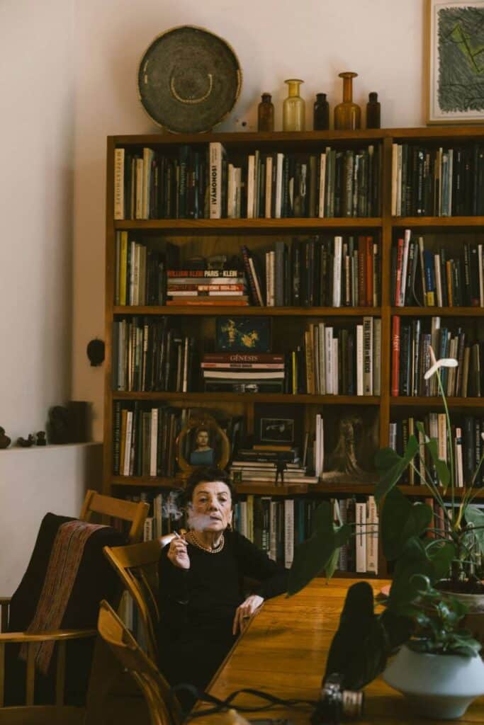 Graciela Iturbide en su casa-taller de Coyoacán, en Ciudad de México.