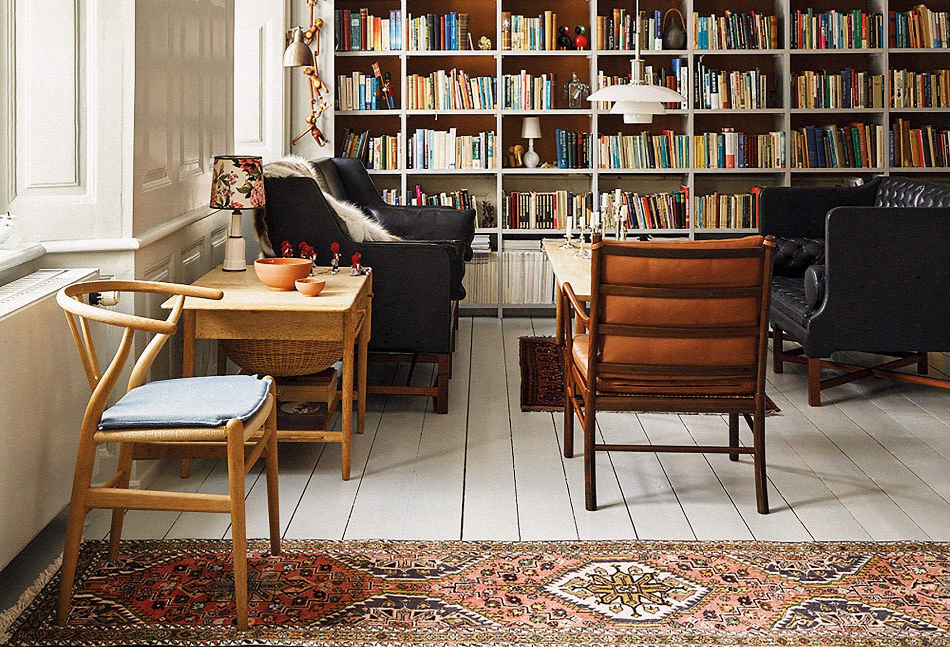 Muebles de Carl Hansen & Søn.