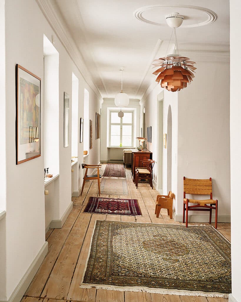 Casa Hellerup Manor con muebles de Carl Hansen & Søn.