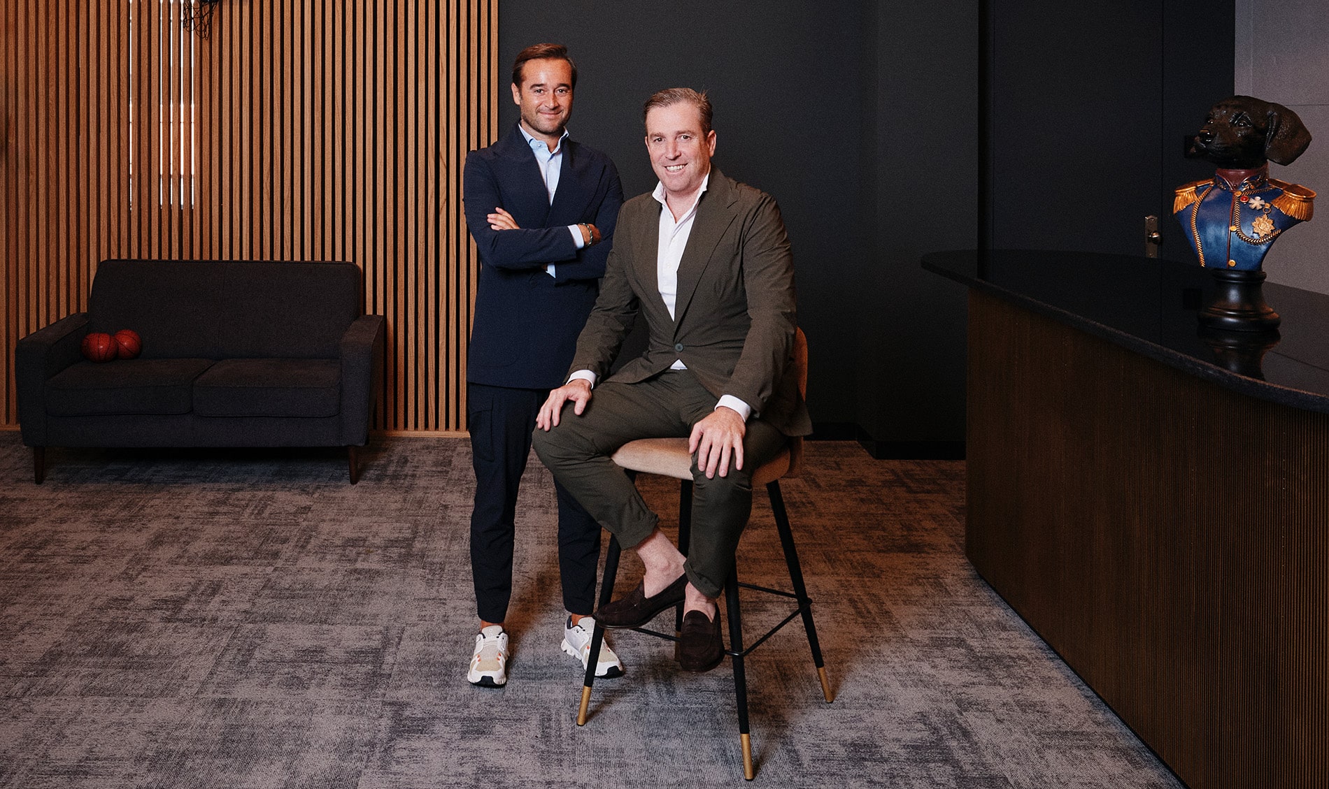 Javier Rumbo y Pedro Muñoz en las oficinas de JP Financial.