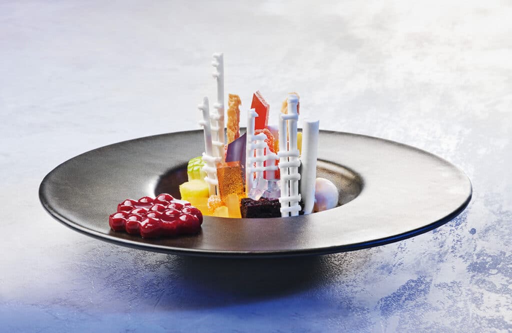 The Macallan y los hermanos Roca capturan la esencia de Hong Kong en su nuevo whisky de la serie Distil Your World.