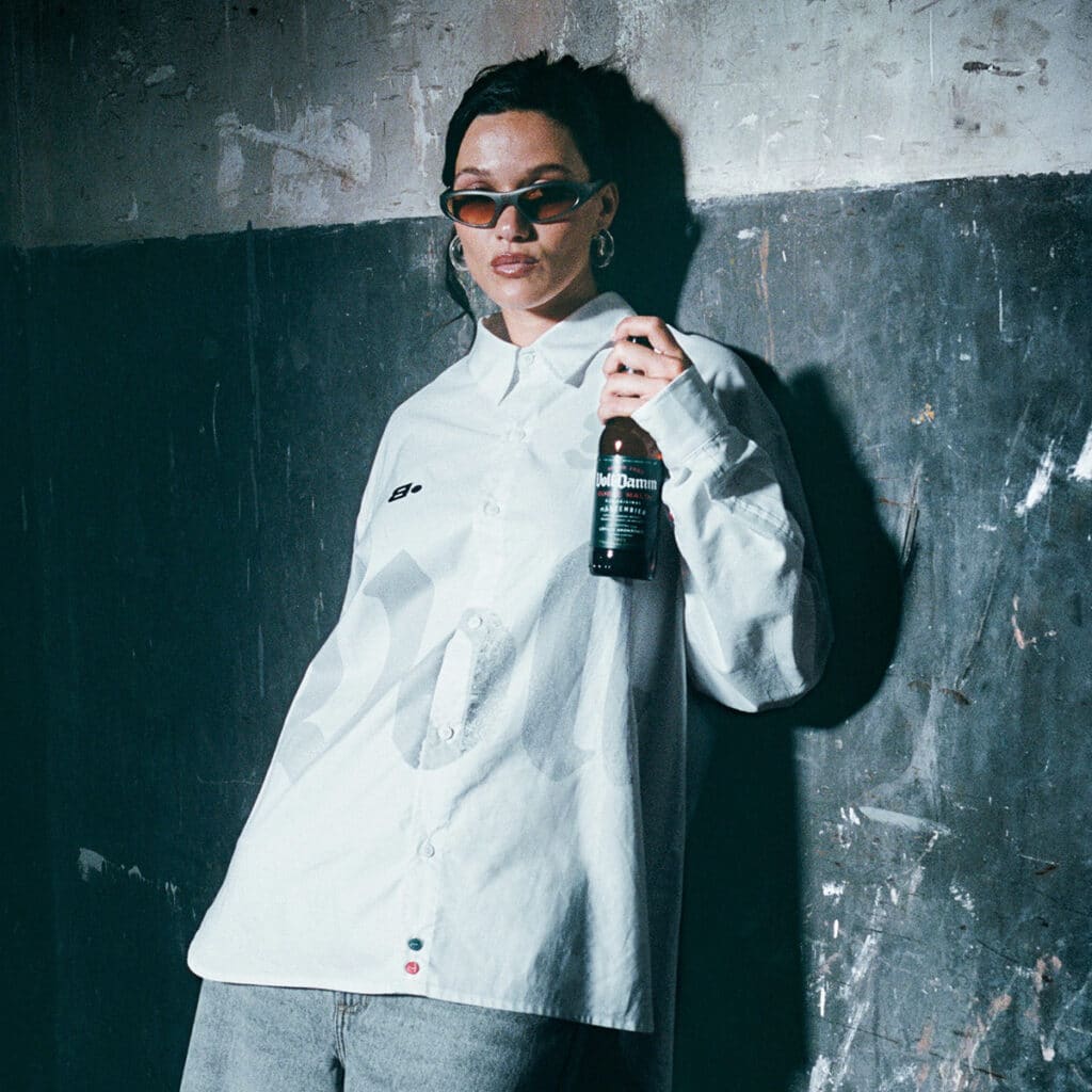 Voll-Damm y BYLEGUARD presentan la primera camisa oficial del FSTVL·B.