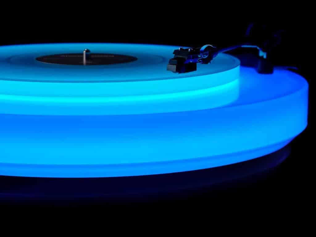 Giradiscos flotante de edición limitada ‘Hotaru’ de Audio-Technica.