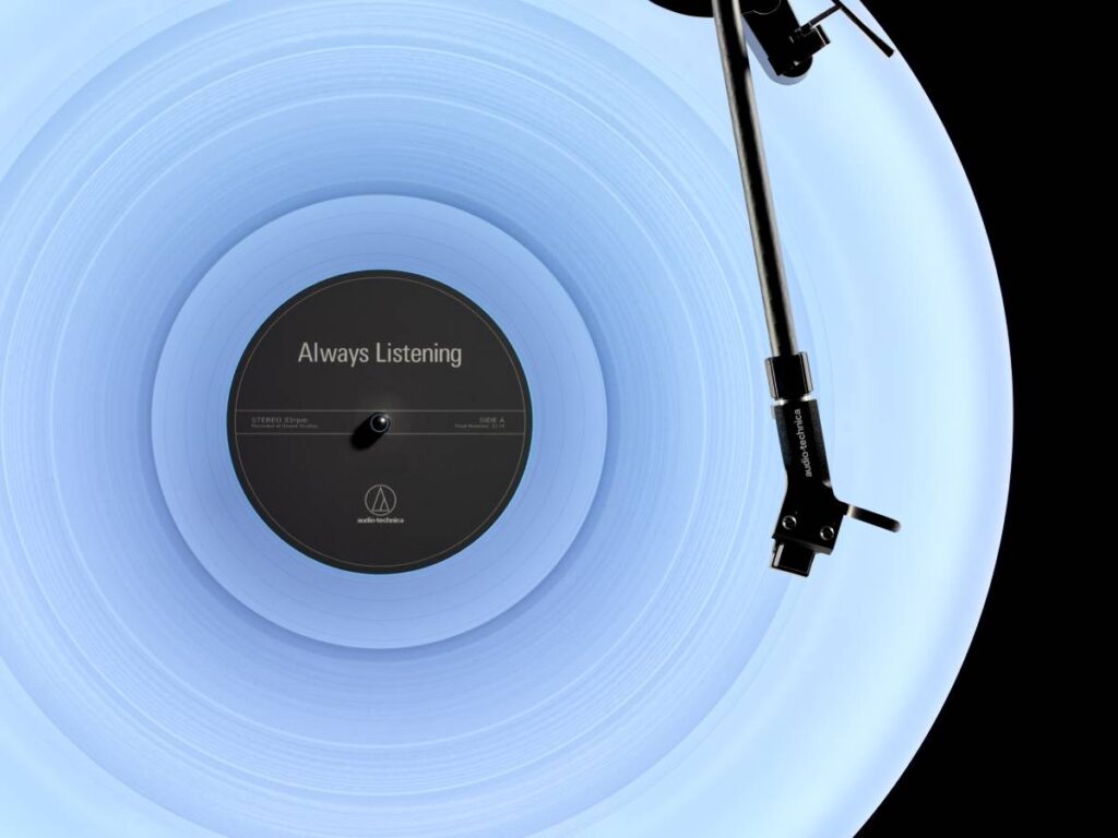 Giradiscos flotante de edición limitada ‘Hotaru’ de Audio-Technica.