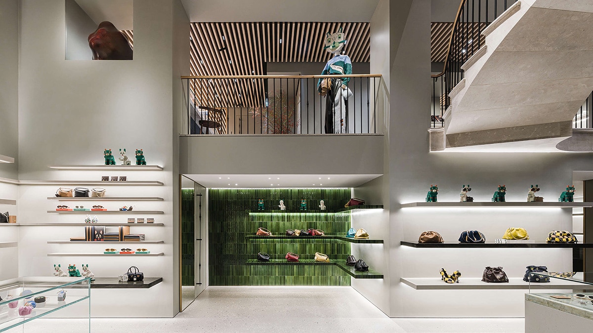 Nueva CASA LOEWE en la Avenue Montaigne de París.