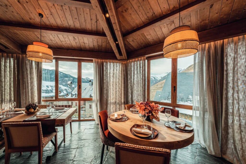 Restaurante del hotel Eurostars La Pleta 5* en Baqueria Beret.