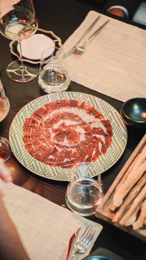 Ideas gourmet para una Navidad llena de sabor 3 Jamón de Montaraz en Gurisa Madrid.