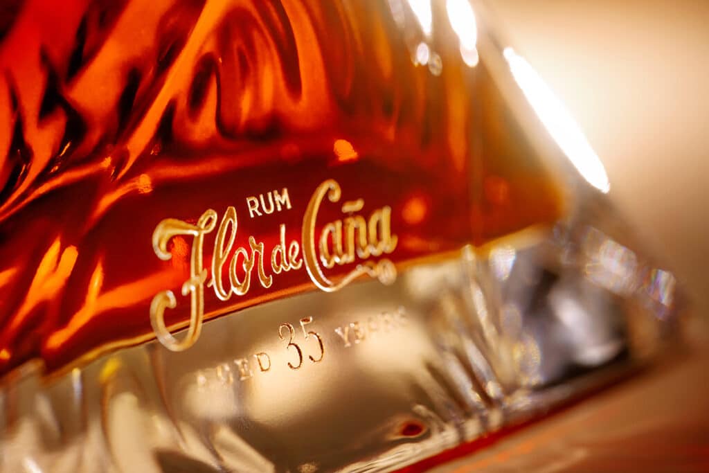 Flor de Caña celebra su 135º aniversario con un ron de 35 años, su lanzamiento más exclusivo 2 Ron Flor de Caña 35 Años.