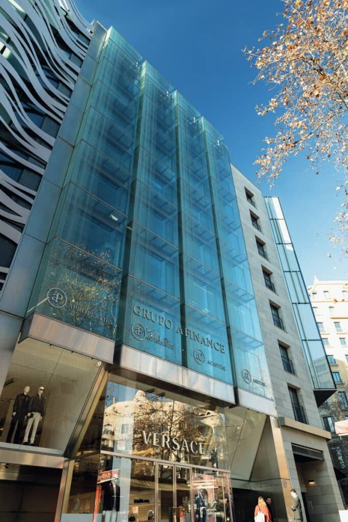 El edificio de Properties en el Paseo de Gracia de Barcelona.