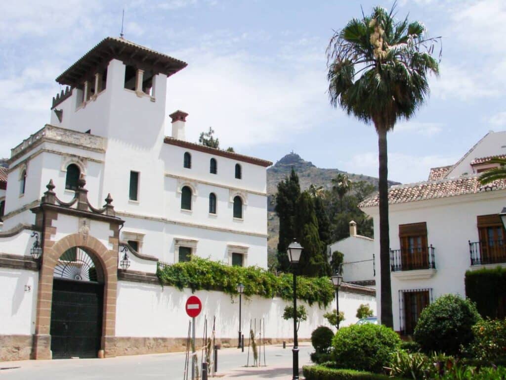 Pizarra, Palacio de los Condes de Puerto Hermoso.