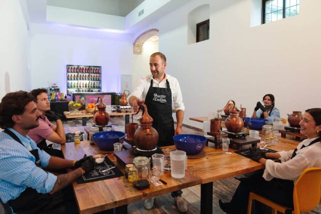 Destilería de Puerto de Indias en Carmona.