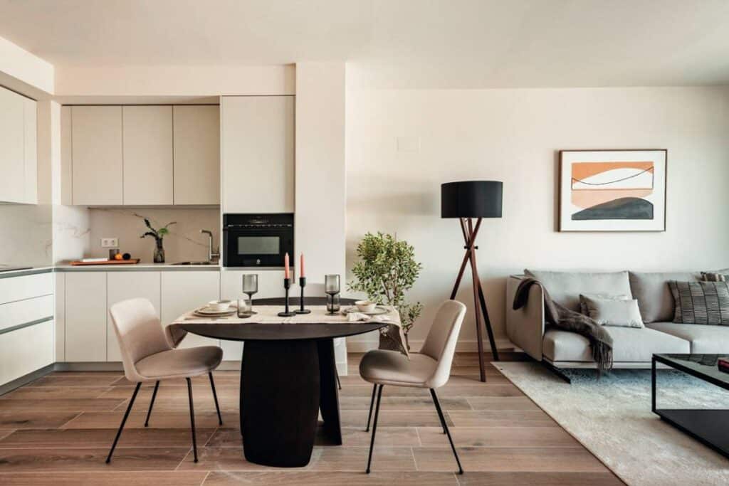 Salón-comedor de Cando, en La Moraleja.