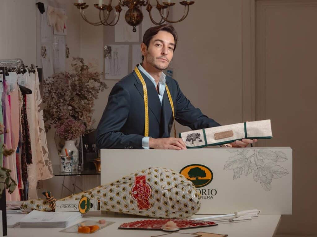 Ideas gourmet para una Navidad llena de sabor 5 Edición limitada Señorío de Montanera × Montenegro.