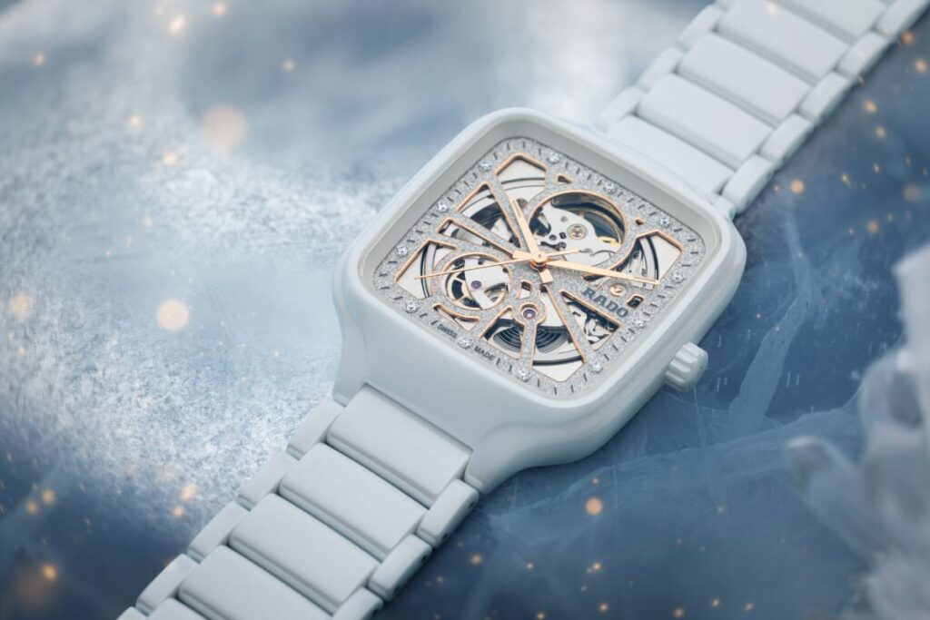 Rado celebra la Navidad con una colección que une tradición e innovación 2 Reloj True Square Open Heart de Rado.