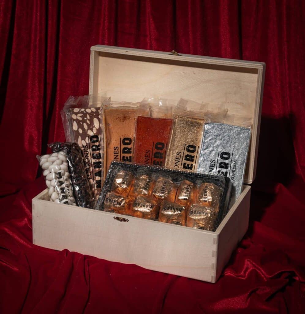 Gastroportal presenta su propuesta gastronómica de fin de año con menús exclusivos y productos gourmet 4 Cajas de Manero para Navidad 2025.