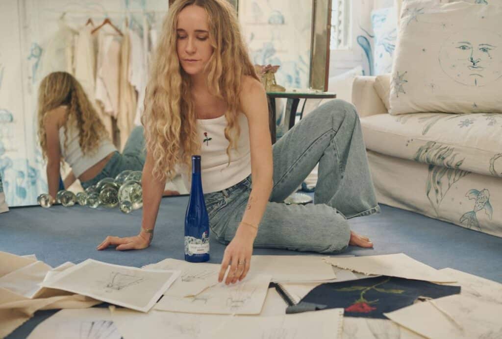 Mar de Frades se integra en el lanzamiento de ‘Stendhal’ el álbum de Beéle y Ozuna con edición limitada de Ynés Suelves 2 Edición Limitada de Mar de Frades diseñada por Ynés Suelves.