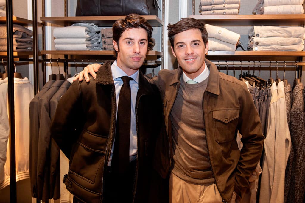 Los influencers Lucas Ablático e Ignacio Ayllon en el evento navideño de Dan John en Madrid.