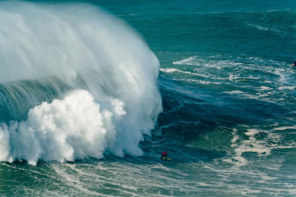 Nic Von Rupp lidera la victoria por equipos en Nazaré junto a Clément Roseyro 2 TUDOR Nazaré Big Wave Challenge.
