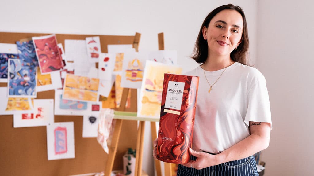 La artista neozelandesa Bonnie Brown con A Night on Earth: The First Light de The Macallan. 