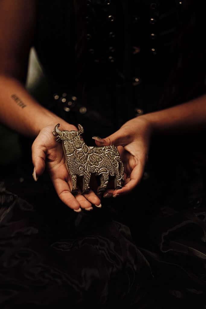 Osborne y María José Llergo presentan un poema audiovisual que reinterpreta el icónico Toro de Osborne 3 Osborne y María José Llergo.