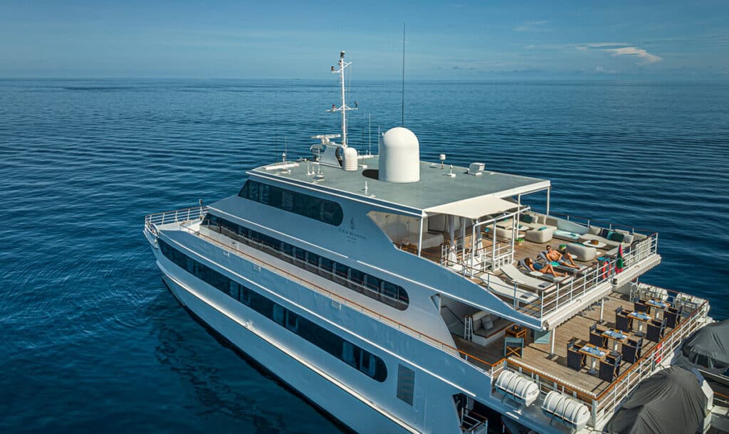 Yate Four Seasons Explorer Palau.