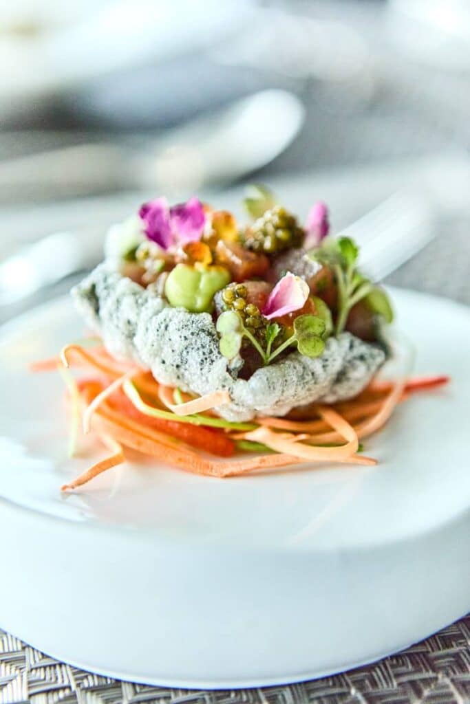 Plato de Riverside Luxury Cruise.