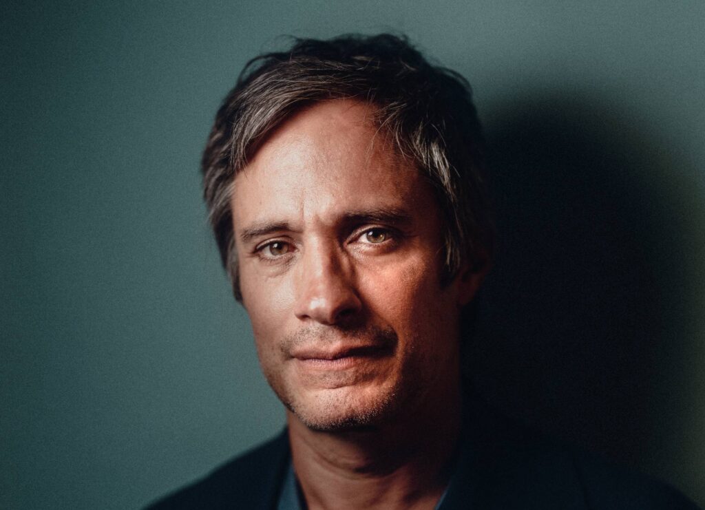 Gael García Bernal pone su voz en los audiolibros La metamorfosis, de Frank Kafka, y Hilde Krüger, escrita por David Gaitán, ambos disponibles en Audible.