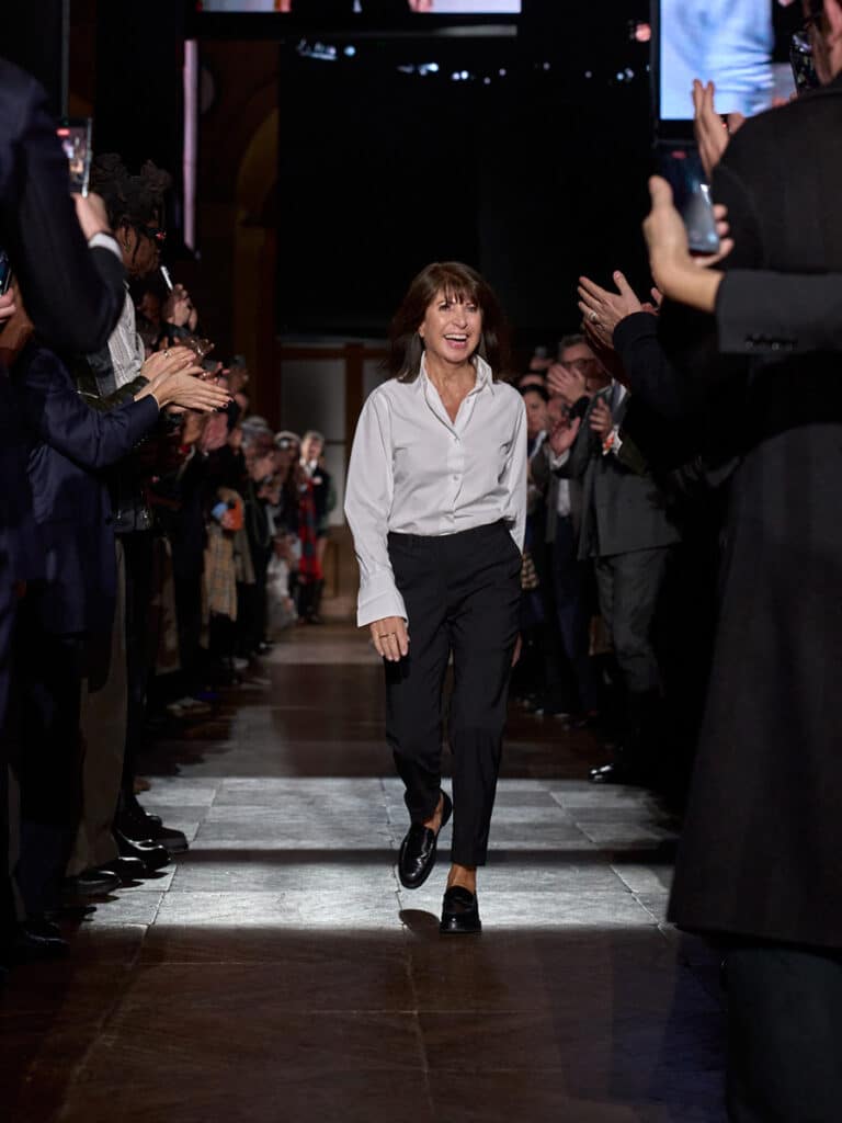 Véronique Nichanian en el desfile de Hermès en el Palais Brongniart de París (25 de enero 2025).