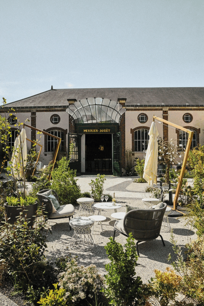 1BA7BC8E 7172 4D94 B063 402A4627F295