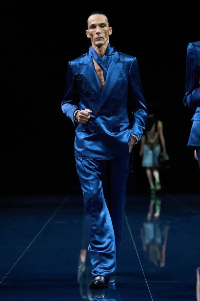 Códigos de estilo del traje azul 3 WhatsApp Image 2026 02 06 at 13.39.42 1