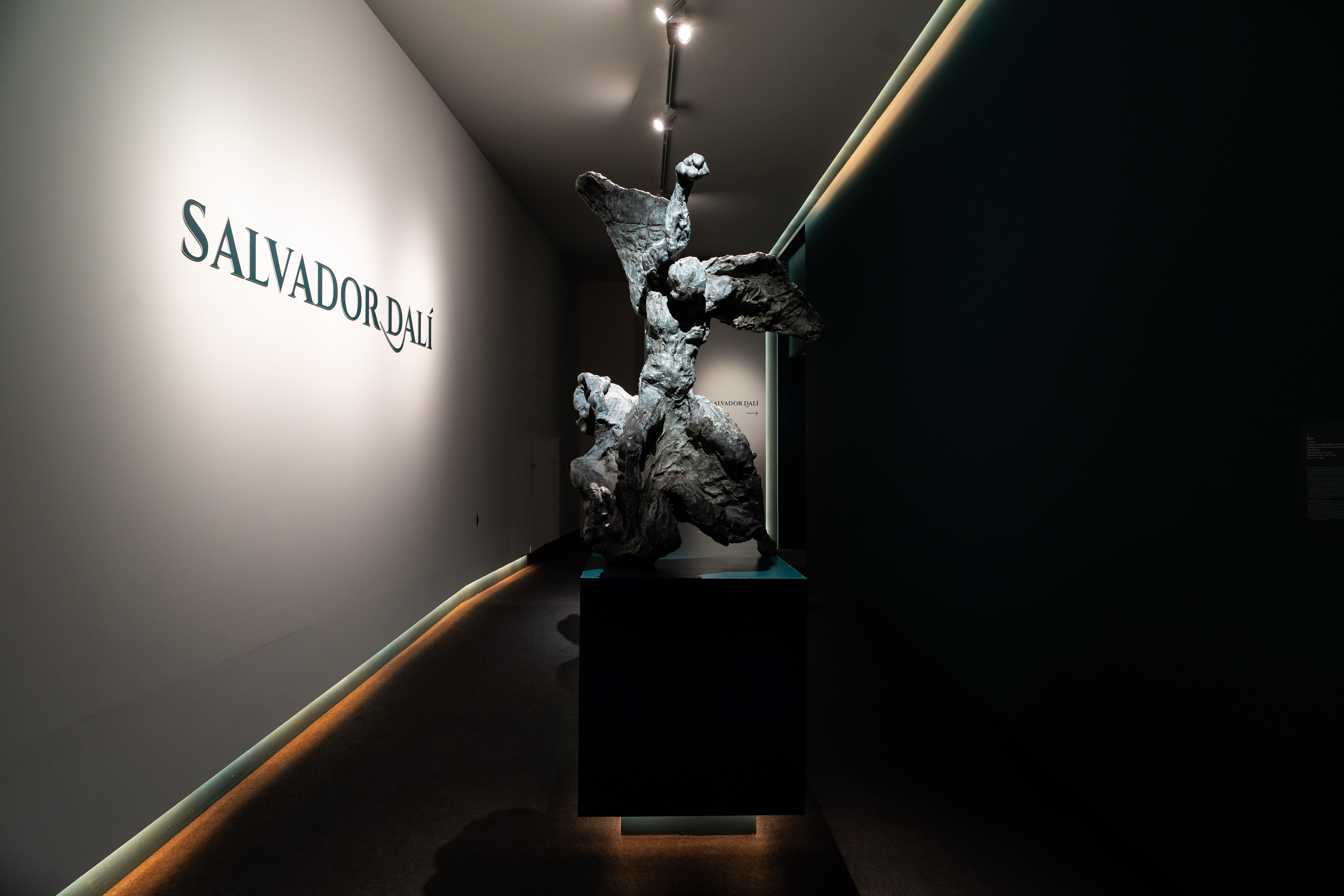 01 Dali Infinito Icaro