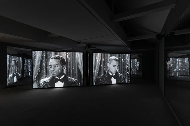 1. Installation view Isaac Julien Once Again. Statues Never Die Galerie Ron Mandos Amsterdam. Foto Jonathan de Waart