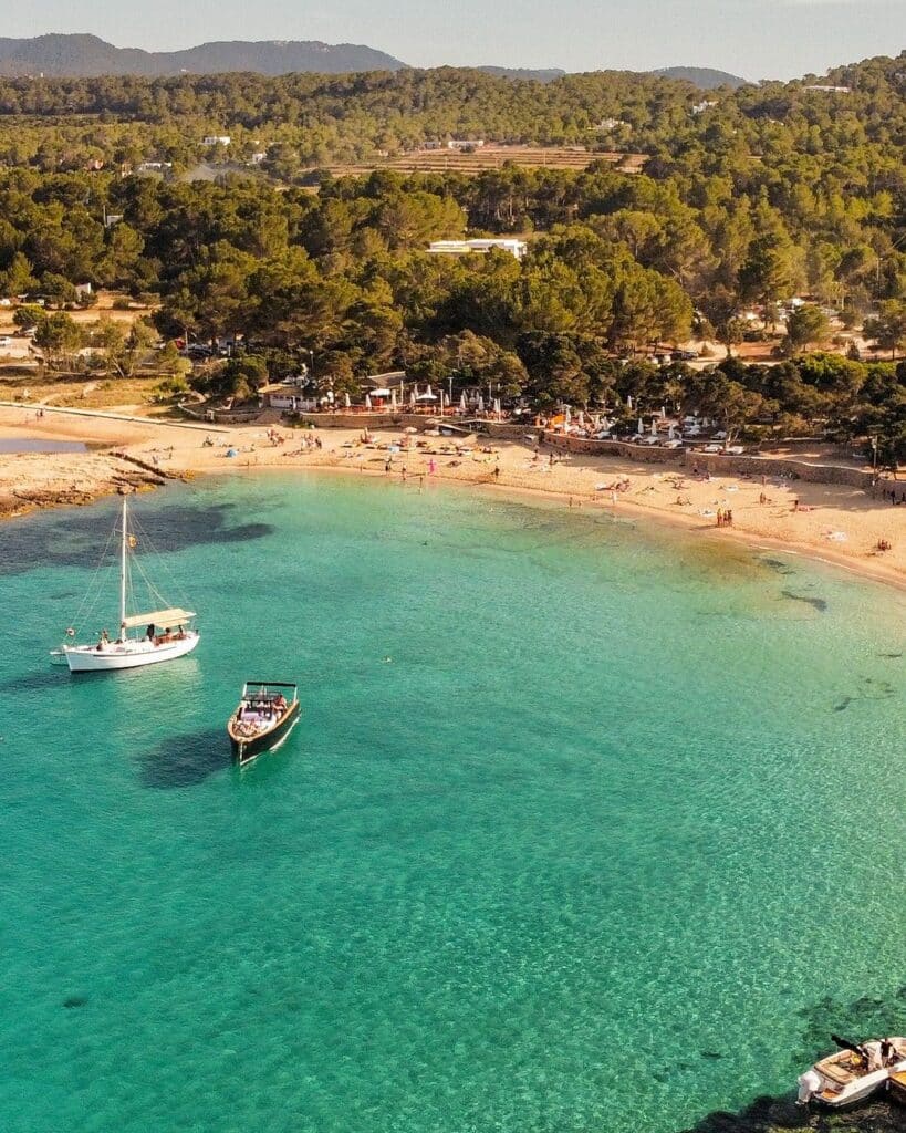 596F7D2C FFAA 4DE6 B592 E4F3B04694D4