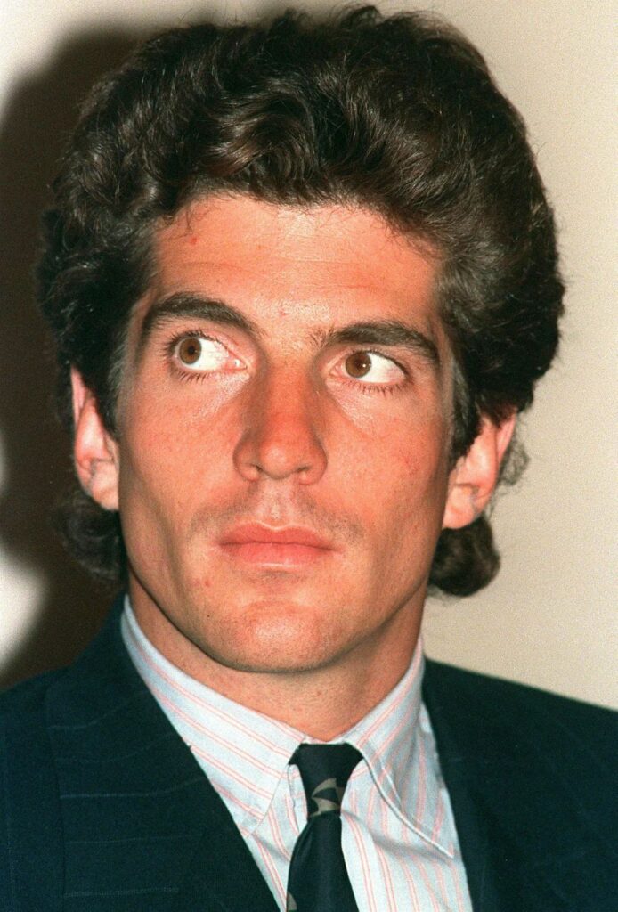 John F. Kennedy Jr. y el arte de la autoridad elegante 9 WhatsApp Image 2026 03 02 at 05.51.36