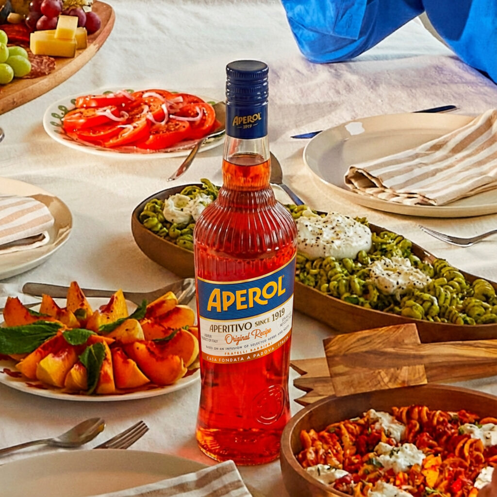 Aperol reinventa su icono 3 75cl Aperol New Bottle in situ 14