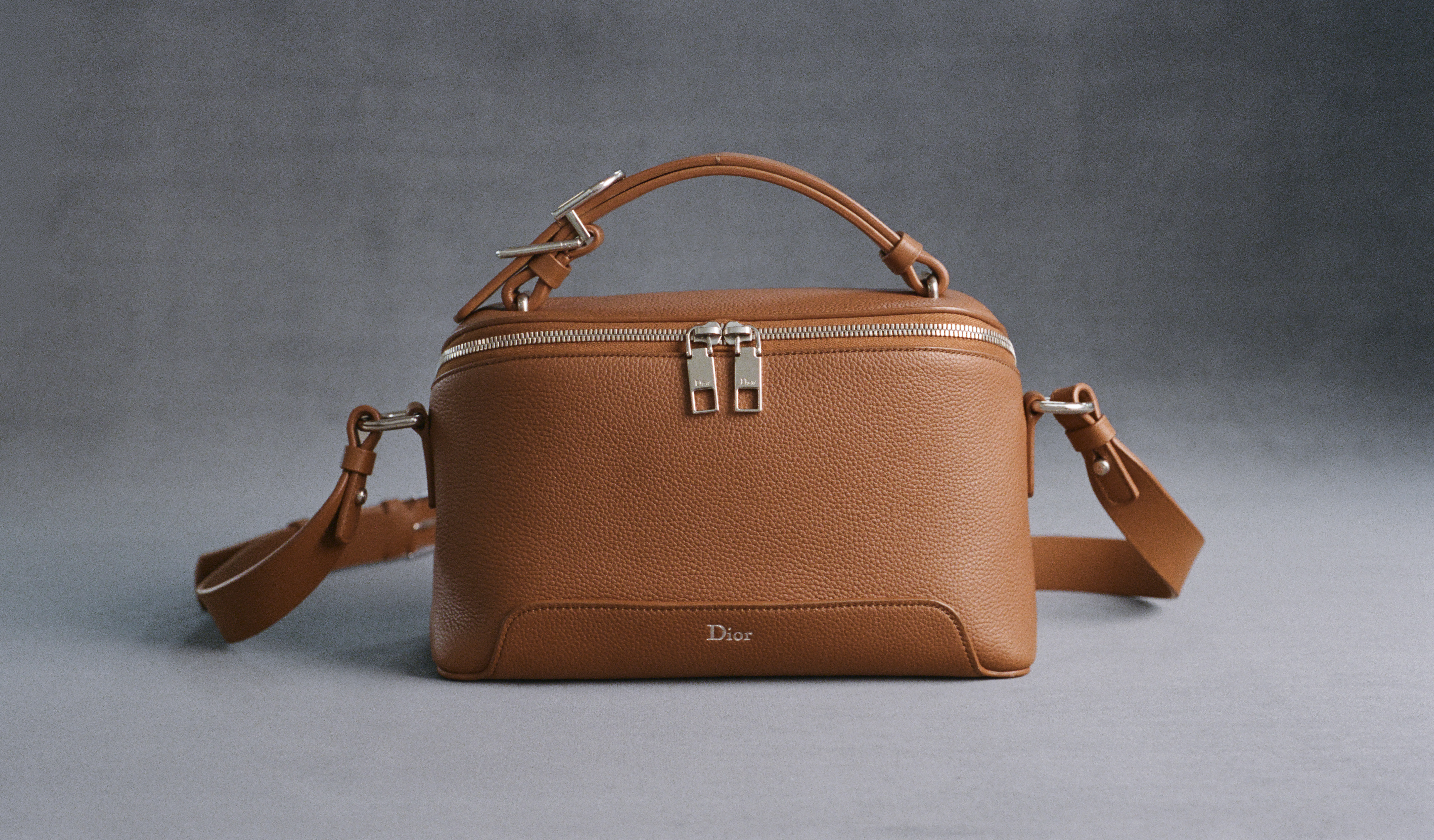 DIOR FALL 2026 COLLECTION VISUELS SAVOIR FAIRE ARCHIE BAG BY PAUL LEHR 16