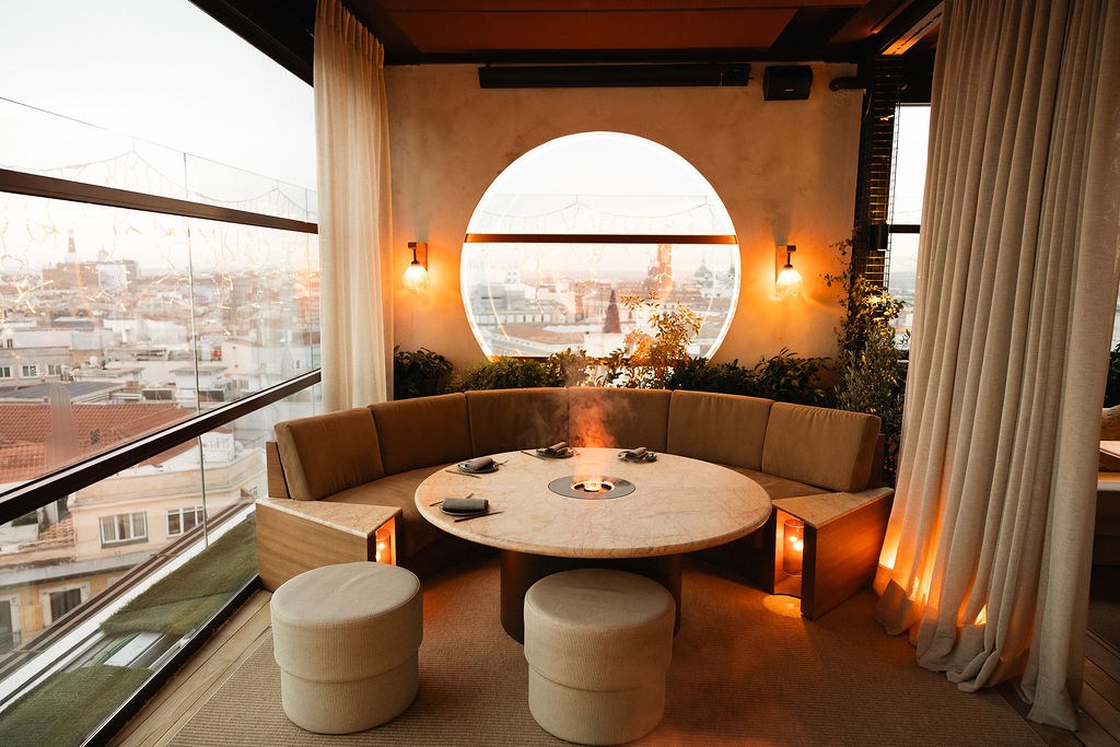 Thompson Presents Makaa 01