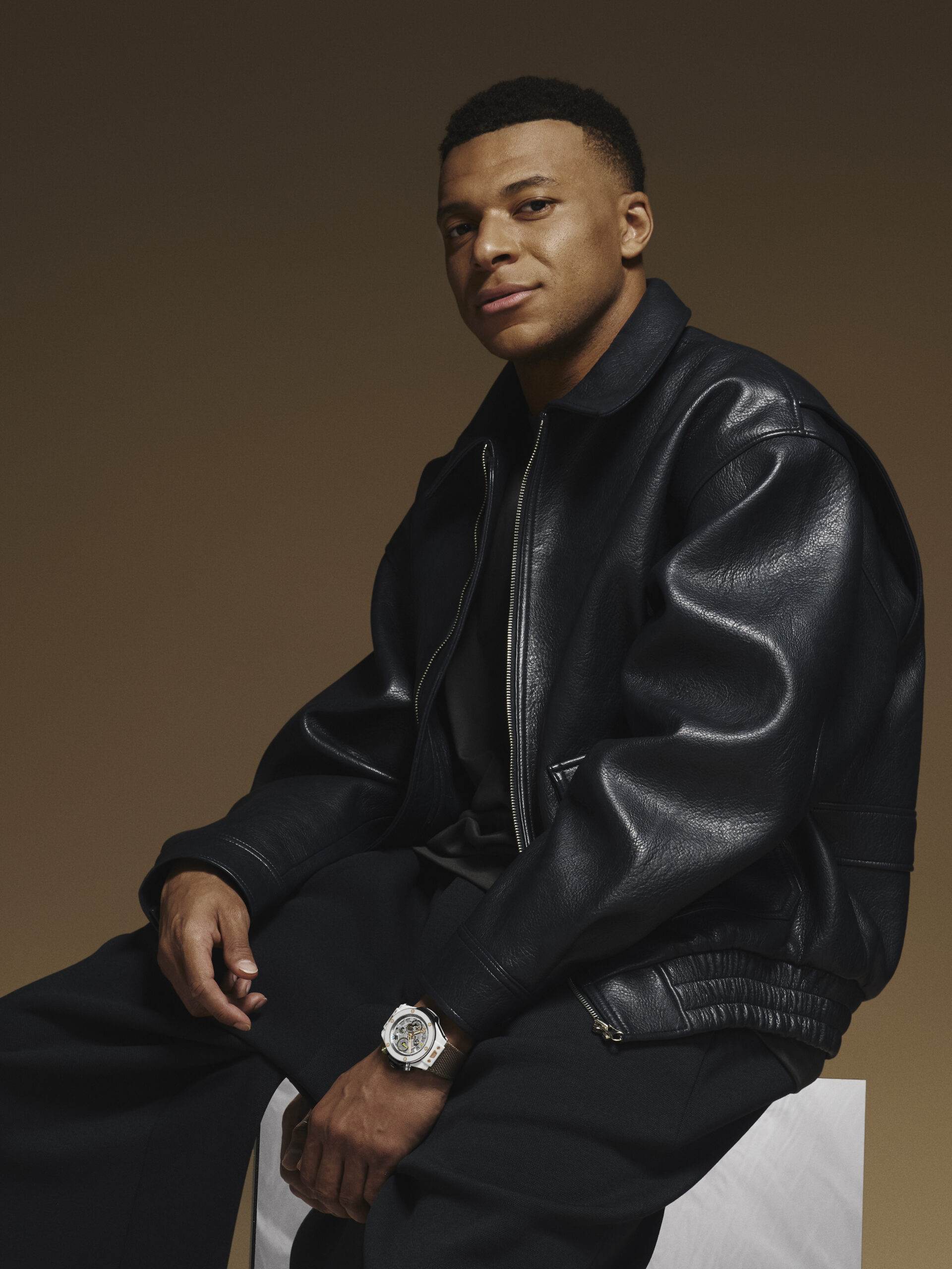 Hublot interpreta el carácter de Mbappé en su nuevo Big Bang Reloaded 7 Hublot Ambassador Kylian Mbappe wearing the Big Bang Reloaded Kylian Mbappe 1 scaled