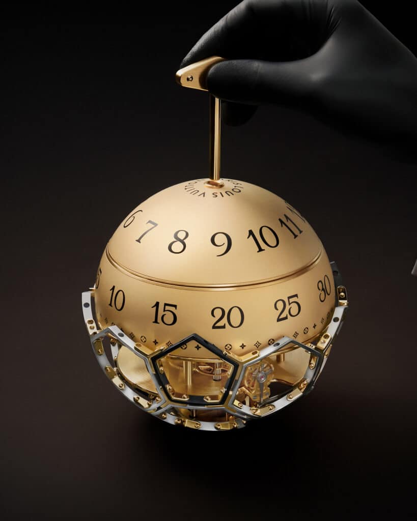 LOUIS VUITTON for UNICEF LOUIS VUITTON UNITY TIME OBJECT 1600x2000