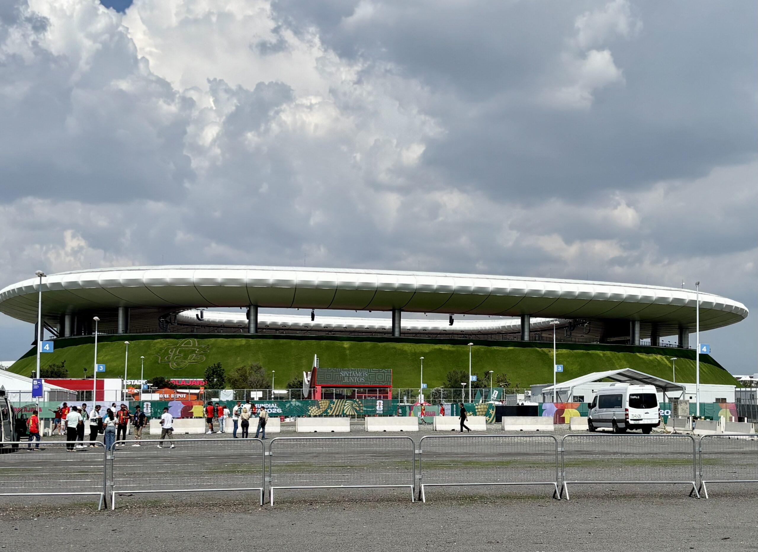 Estadio Akron scaled