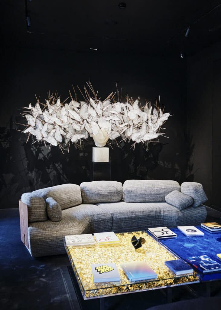 JM OPERA GALLERY 160426 M5 7288