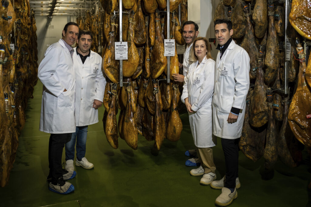 Mario Sandoval, del dos estrellas Michelin Coque, ficha como embajador de FISAN 7 Mario Sandoval junto con Hermanos FISAN