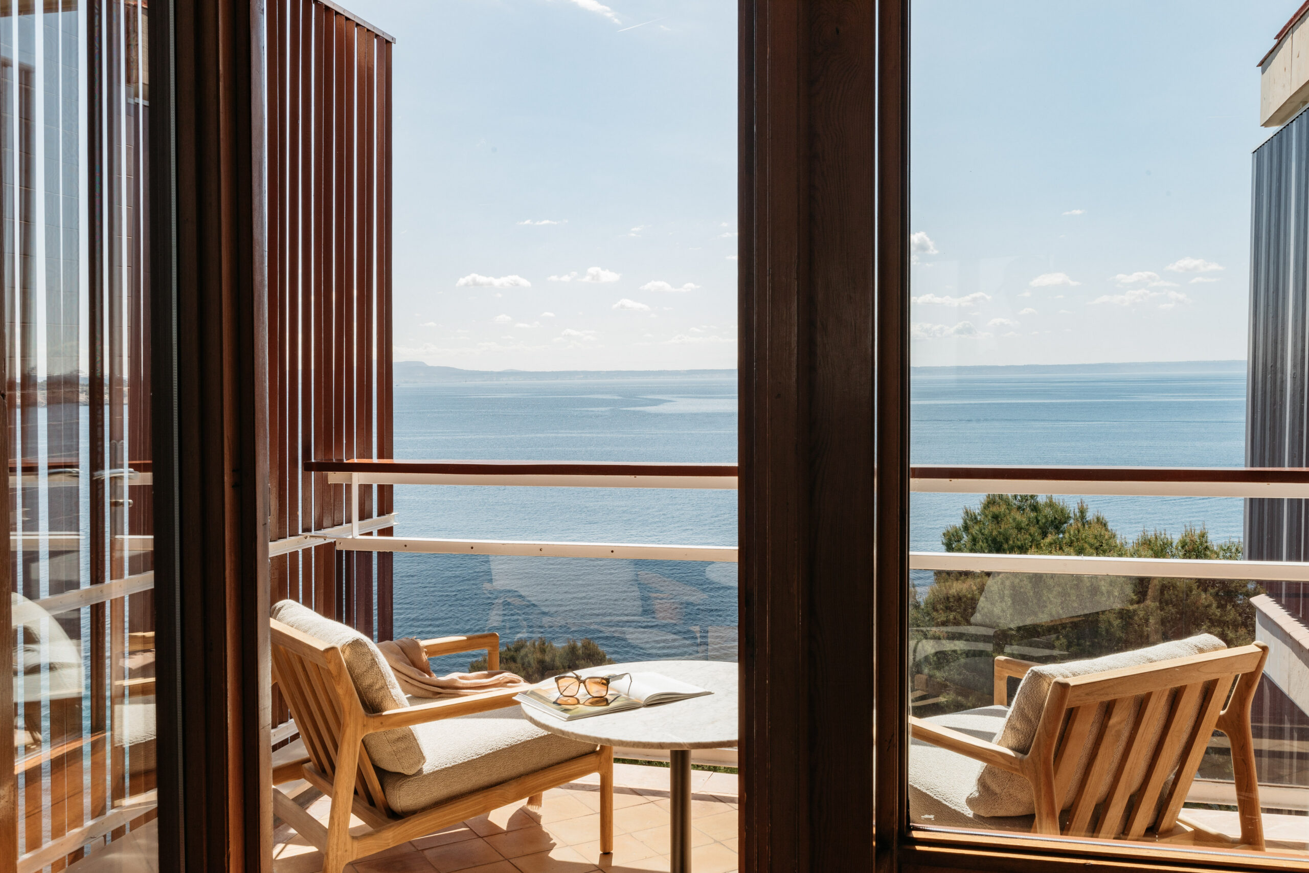 El Mediterráneo se prepara para un espectáculo irrepetible con las experiencias exclusivas de Gran Meliá 7 118pGranMeliaDeMar Supreme Junior Suite Sea View scaled