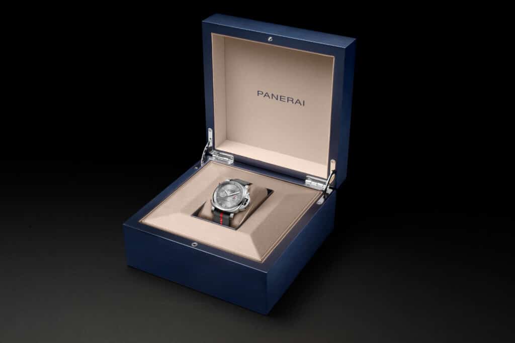 Panerai marca el rumbo hacia la Copa América 2027 con dos nuevos Luminor Luna Rossa 5 PAM01768 BOXVIEW