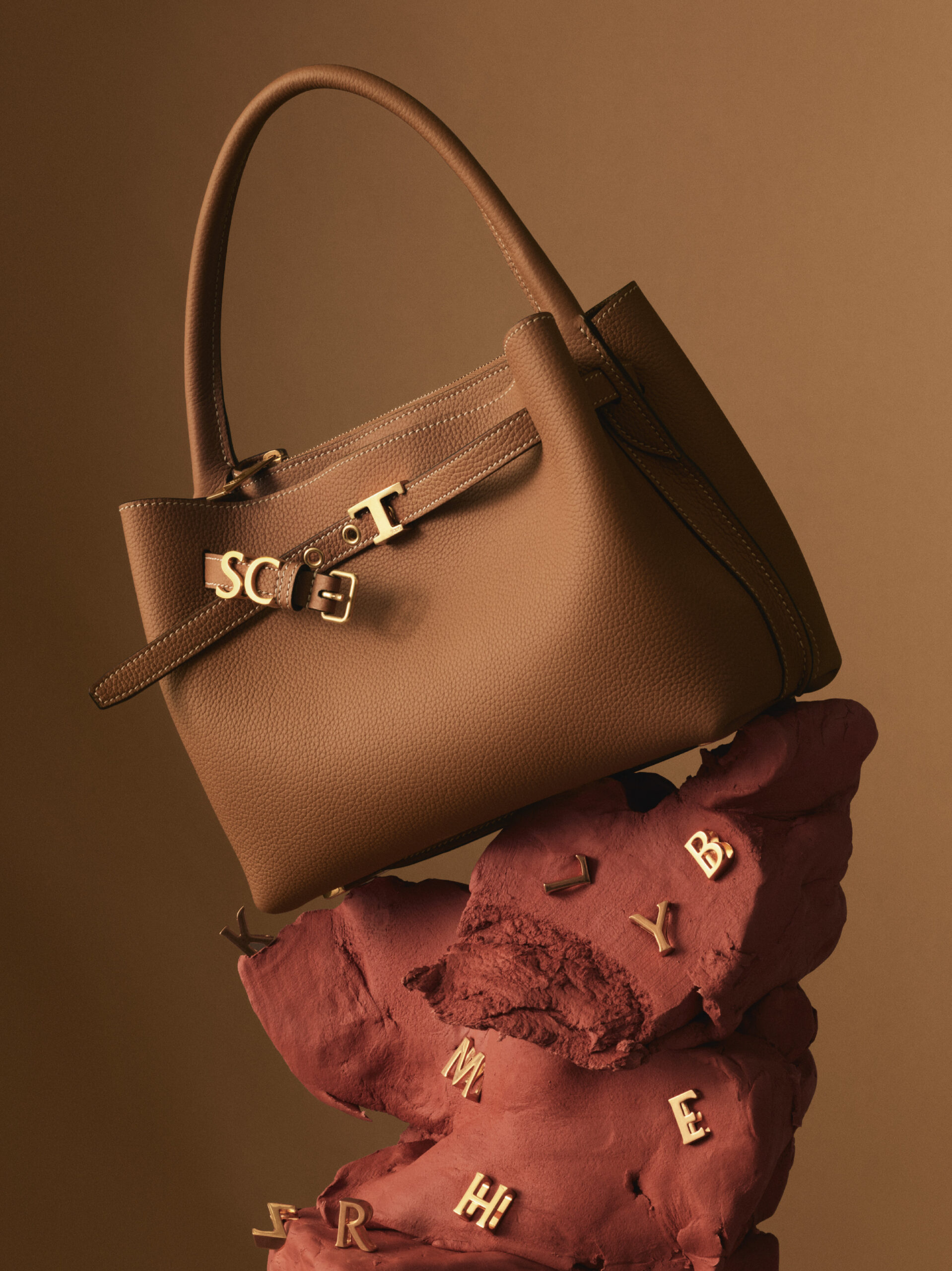 TOD S THE ART OF CRAFTSMANSHIP PRE FALL 27 AD CAMPAIGN IMAGE 15 scaled
