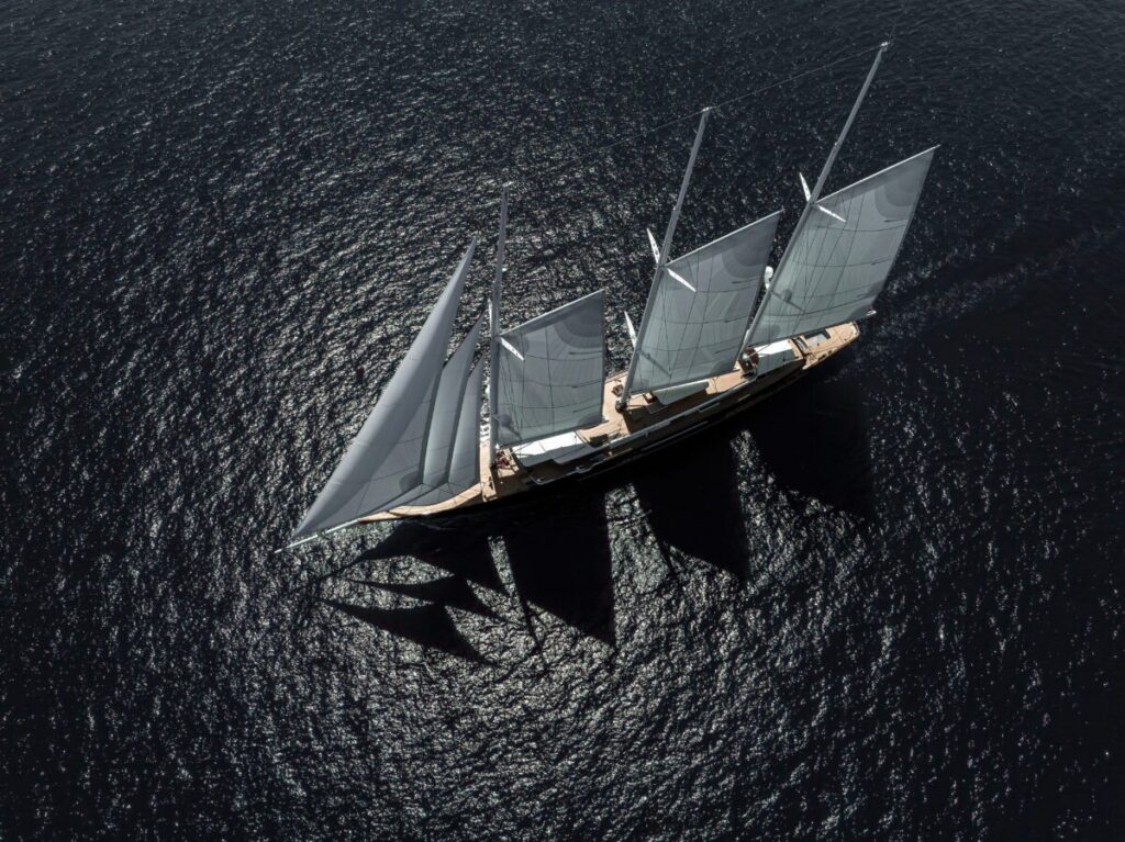 Vivir el mar: la experiencia de un yate que cambia el horizonte 4 KORU VIA OCEANCOYACHT.COM