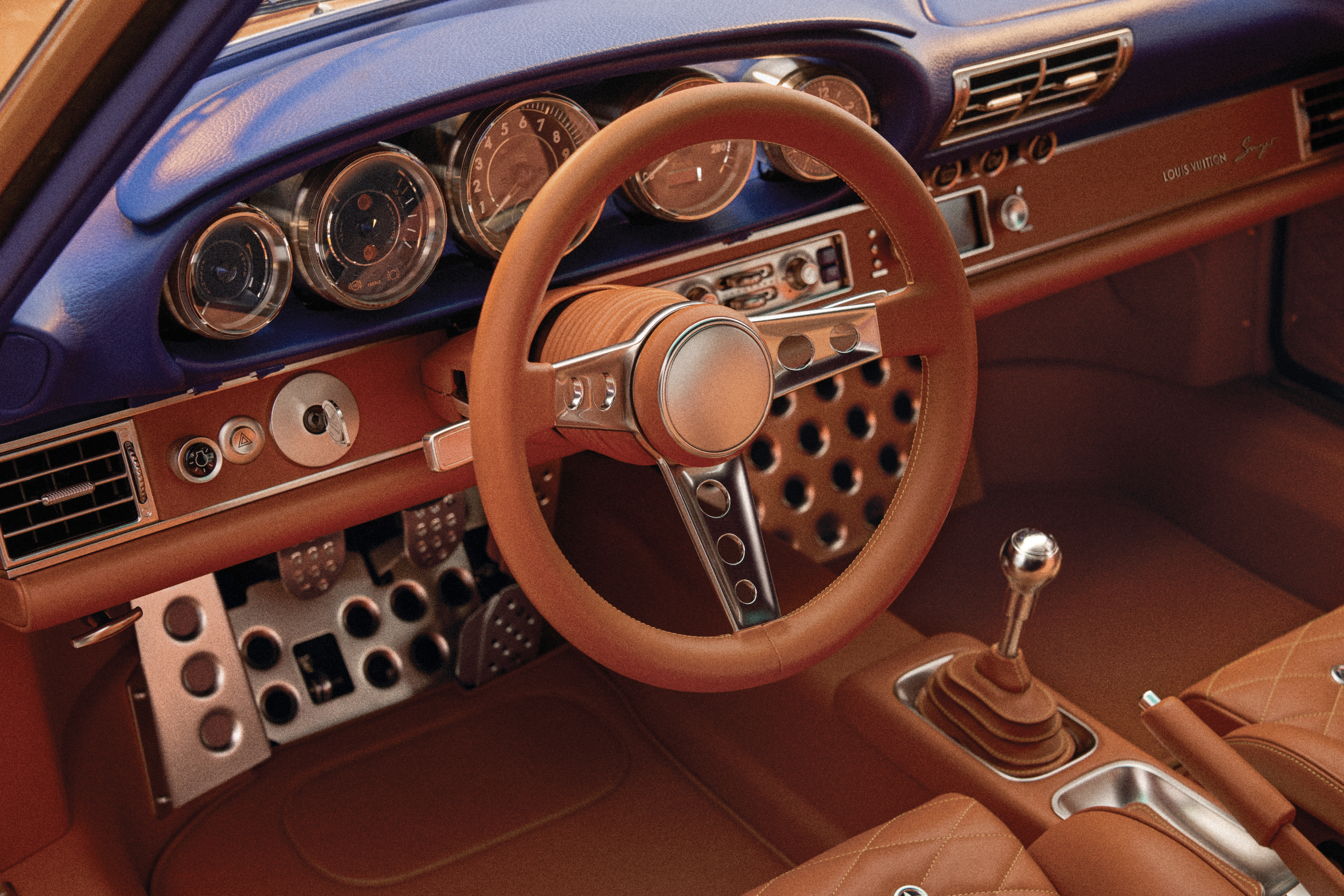 Louis Vuitton y Singer reinventan el Porsche 911 como un manifiesto del Art of Travel 7 Porsche 911 Reimagined by Singer Classic 08