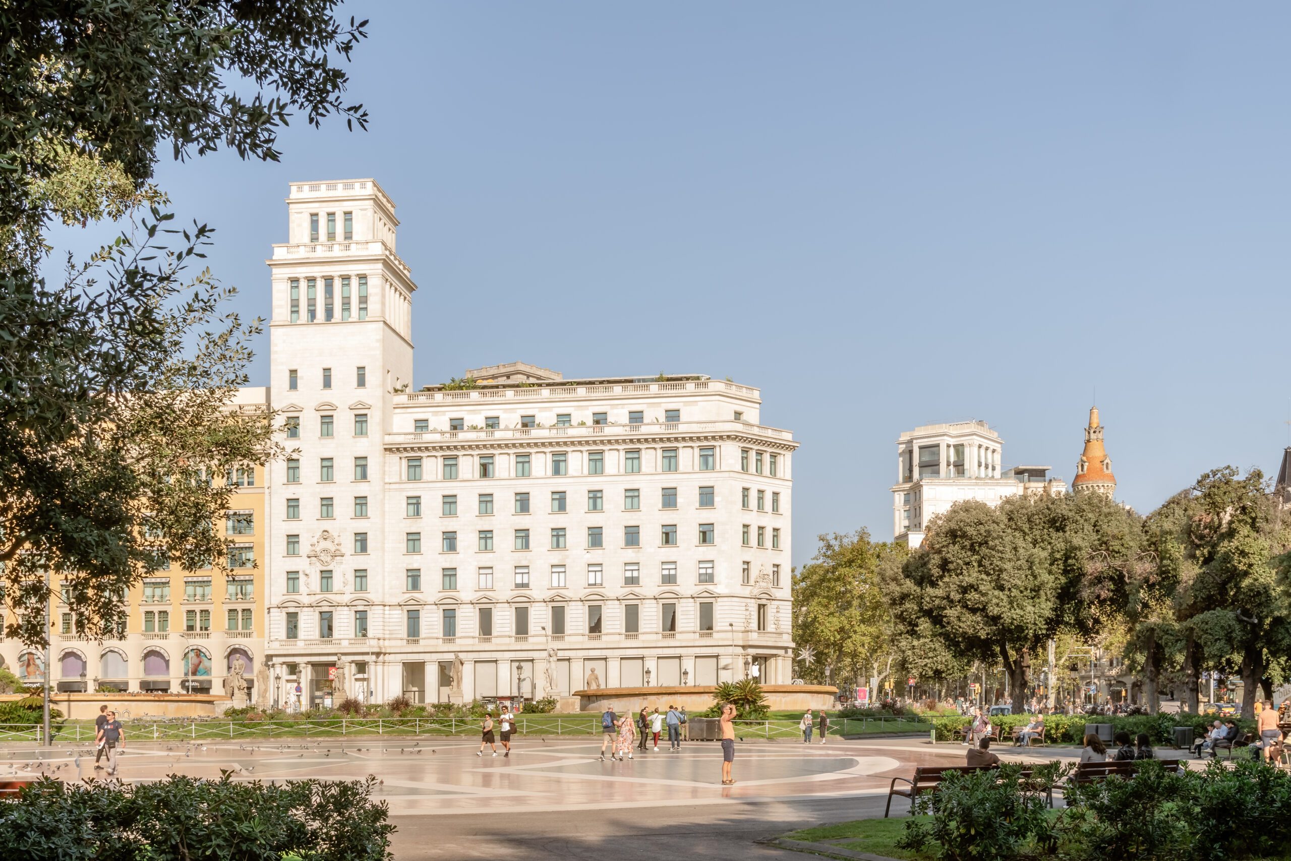 BLESS Barcelona convierte Passeig de Gràcia en una nueva experiencia de ciudad 3 BLESS BARCELONA FACHADA PRINCIPAL 1 scaled