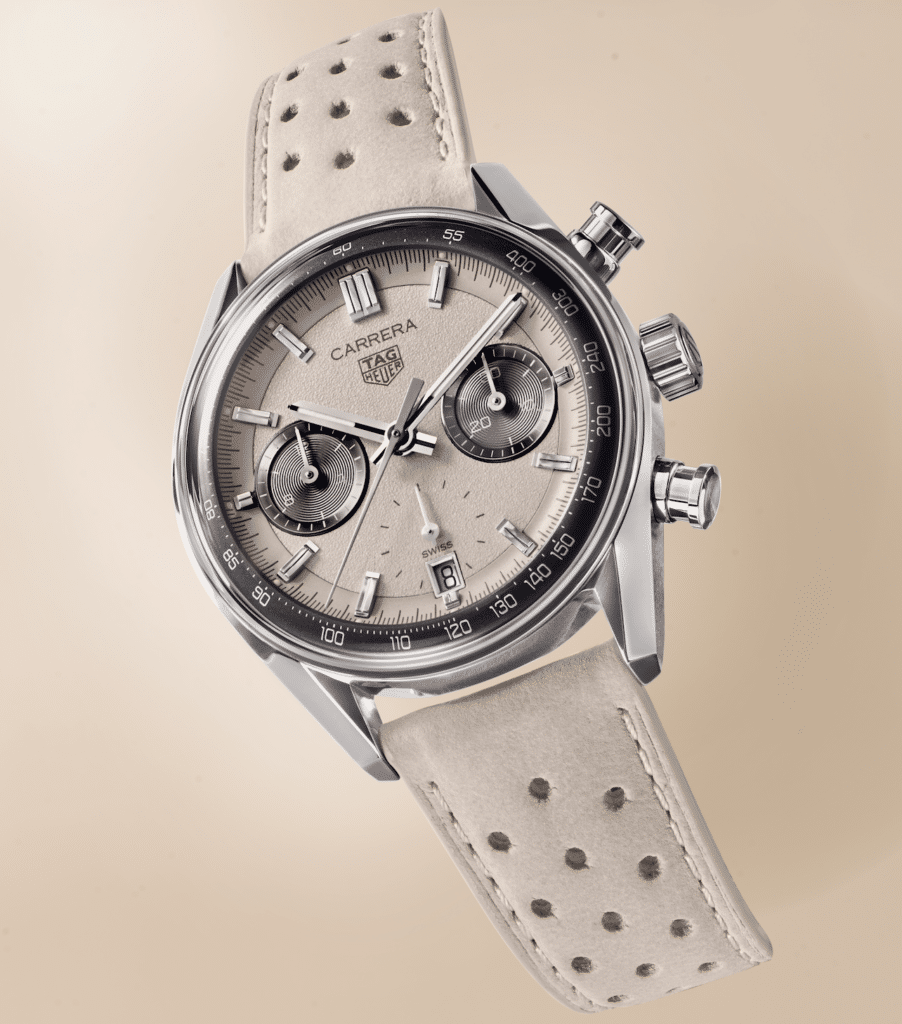 TAG Heuer Carrera Chronograph define el tono arena del verano 4 Captura de pantalla 2026 09 02 a las 10.47.09