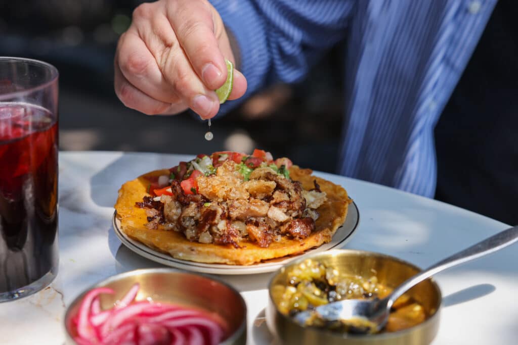 La Once Mil: el taco cruza fronteras 2 Carnitas de Lechon
